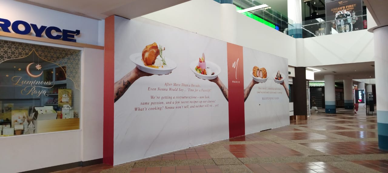 Renovation hoarding — restaurant, mall atrium